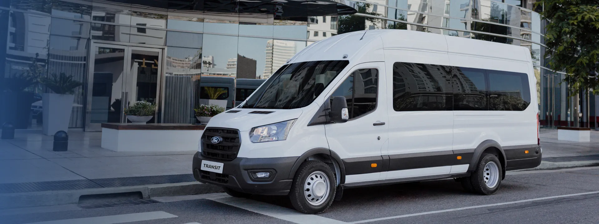 Nueva Transit Minibus