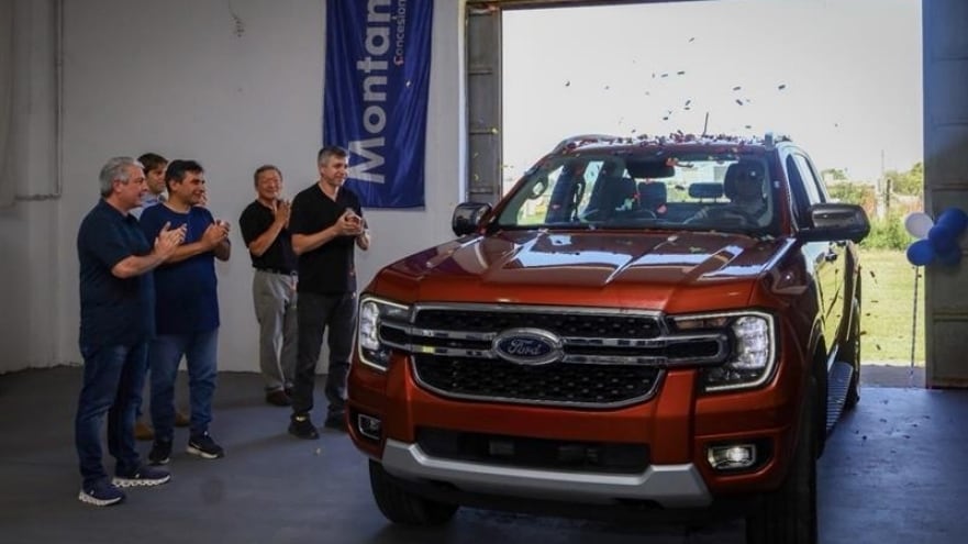 RANGER Y LA EDUCACIÓN: FORD ARGENTINA DONA UNA PICK-UP A LA ESCUELA DE ARTES Y OFICIOS MONSEÑOR SCALABRINI DE PERGAMINO